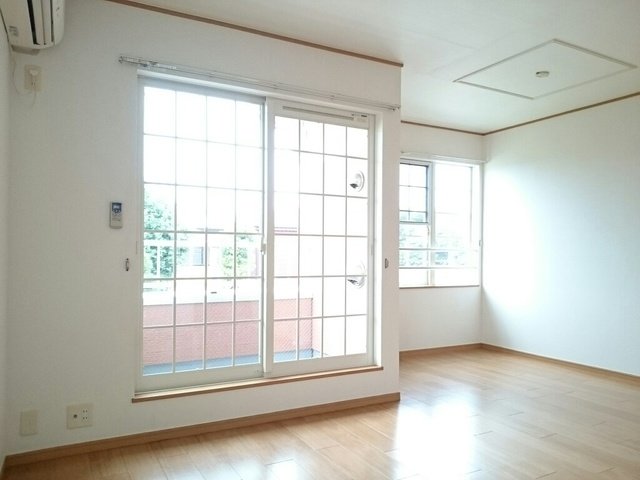 居室・リビング　ゆったりとした居間です