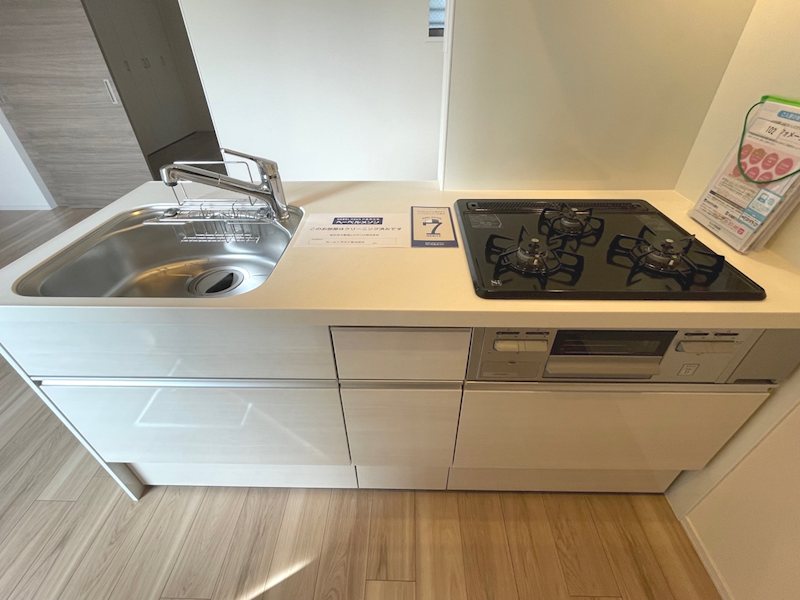 キッチン　※別部屋参考写真
