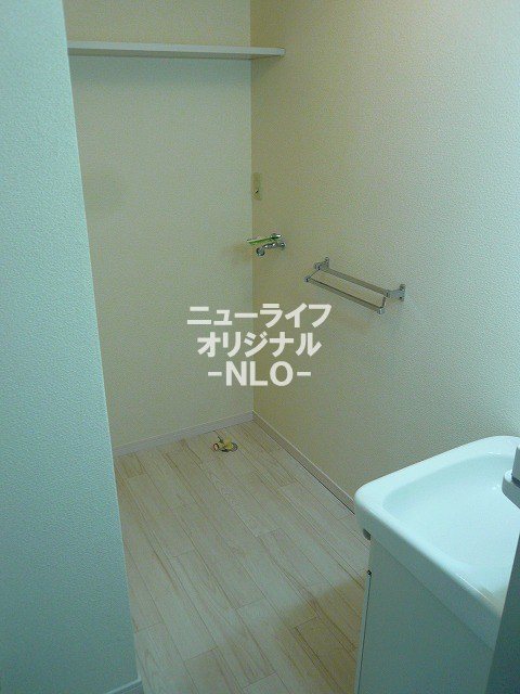 その他部屋・スペース　洗面所内に洗濯機置き場があり家事導線もスムーズです☆