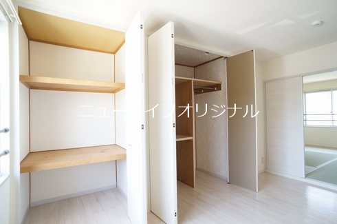 収納　お洋服から布団、日用品までたっぷり収納できます☆