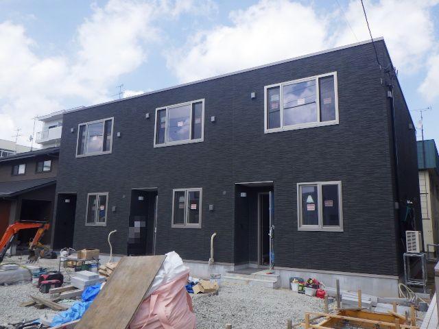 建物外観　建築中