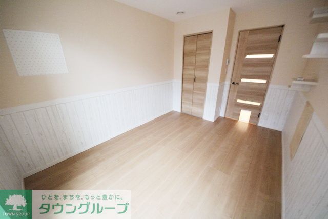 居室・リビング　同物件別部屋写真