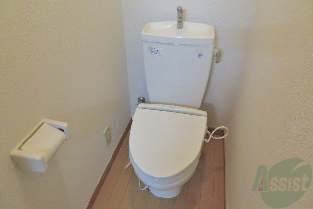 トイレ　トイレはお風呂とは別なので清潔に使えますね。