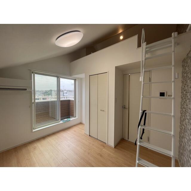 居室・リビング　同建物参考写真（1階はロフトなしです）