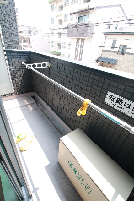 バルコニー　※別室の参考写真の為、現況優先です。