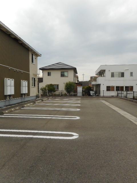 駐車場　駐車場