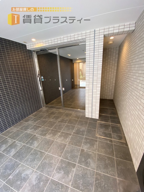 エントランス　安心のオートロック付き