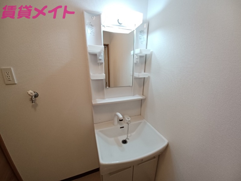 洗面設備　同型参考写真