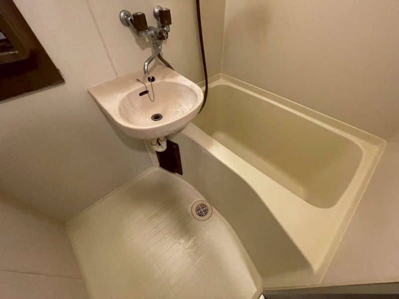 バス・シャワールーム　疲れを癒すには湯船でゆっくりするのが良いですよ。