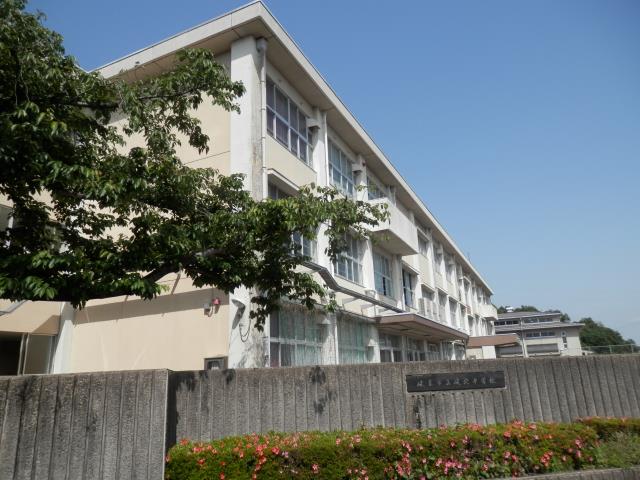 中学校　岐阜市立岐北中学校（中学校）まで1741m
