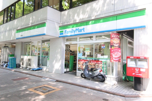 コンビニ　ファミリーマート久屋通店（コンビニ）まで45m