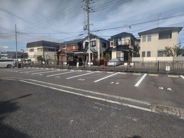 駐車場　敷地内駐車場※要空確認