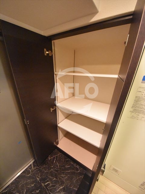 収納　アスヴェル大阪城WESTII　物入