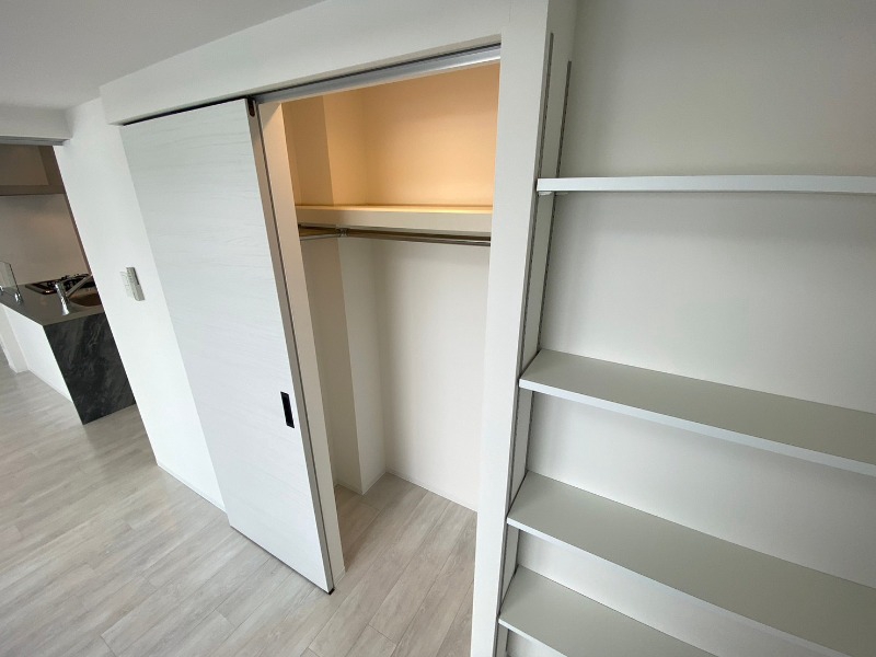 収納　収納もバッチリあるのでお部屋が片付きますよ！