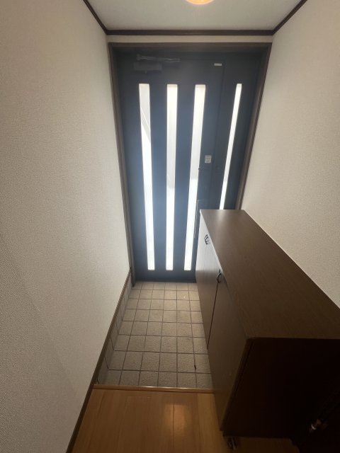 大久保町戸建の玄関写真