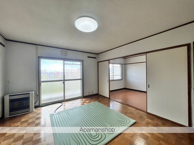 テレパレス函館吉川の居間写真
