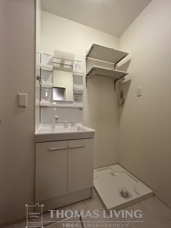 洗面設備　建築中のため、大和ハウス建築の別新築の写真でご参考ください。