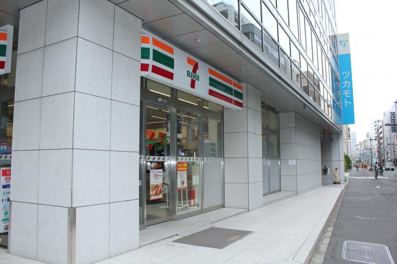 コンビニ　セブンイレブン中央区八丁堀4丁目店（コンビニ）まで210m