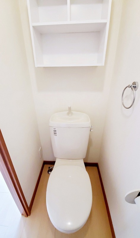 トイレ　※同建物の別のお部屋の写真です。