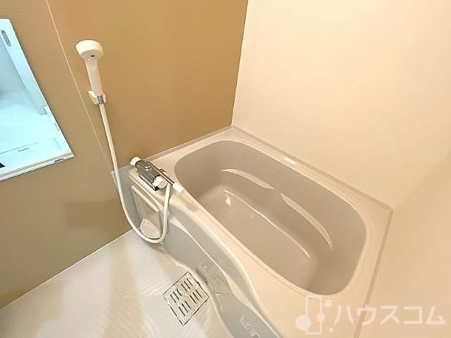 バス・シャワールーム　ゆっくり浸かれそうです！！
