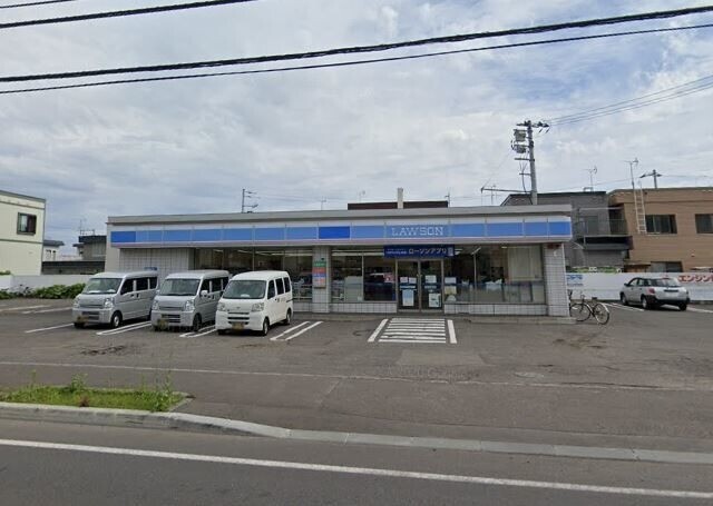 コンビニ　ローソン札幌平和通7丁目店（コンビニ）まで132m