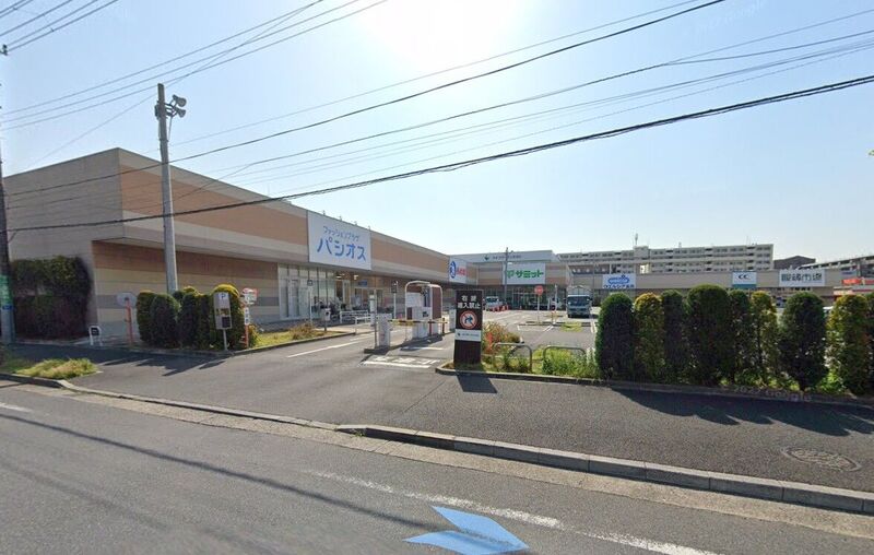 スーパー　サミットストアライフガーデン浦安富岡店（スーパー）まで380m