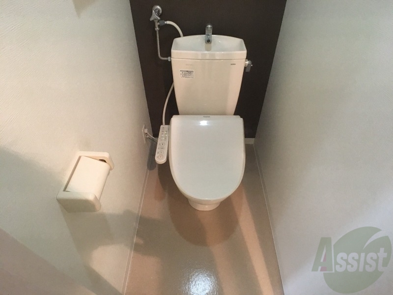 トイレ　ウォシュレット機能がついたトイレ。安心して使用できますね。