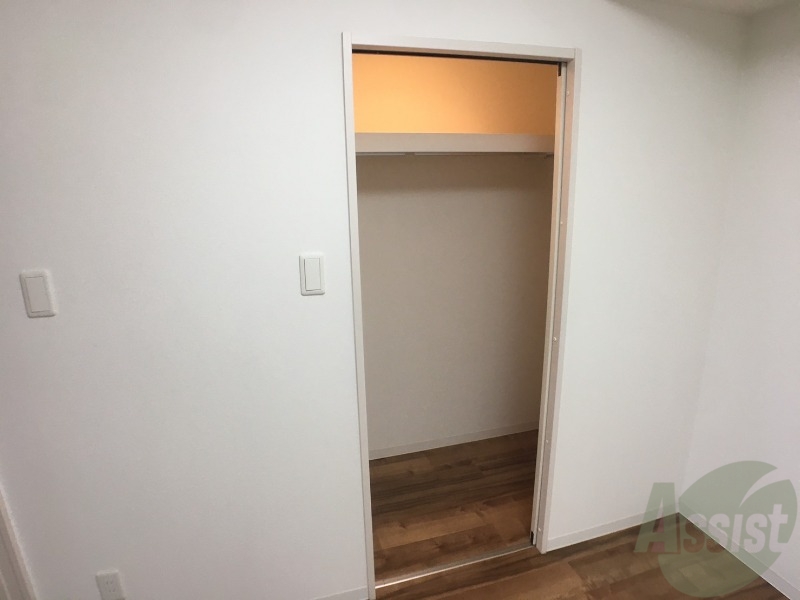 収納　寝室の収納です。部屋がすっきり片付きます。