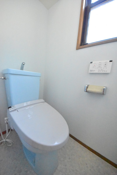 大阪モノレール本線 少路駅 徒歩11分 2階建 築34年のトイレ写真