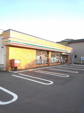 コンビニ　セブンイレブン 函館東川町店（コンビニ）まで569m