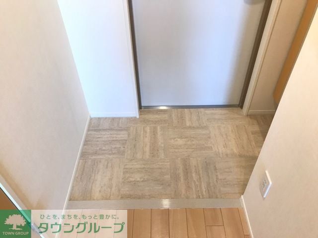 ラーハ前原の玄関写真