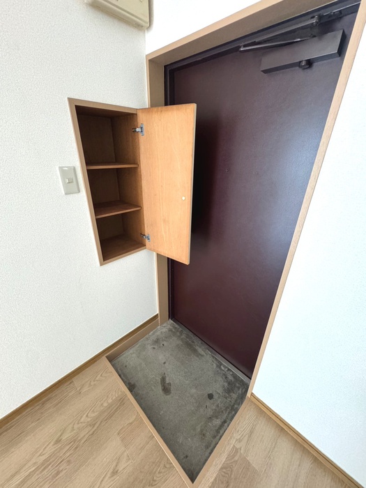 石井第2ビルの玄関写真