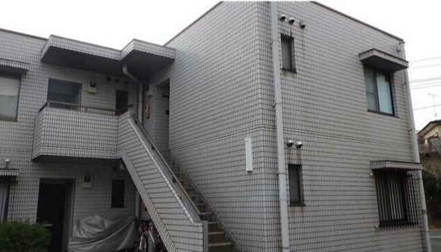 東急田園都市線 溝の口駅 バス乗車時間：18分 最寄りバス停で下車 徒歩3分 築21年