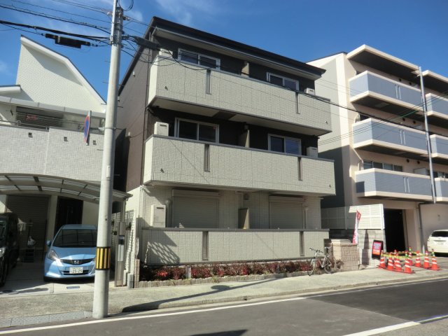 建物外観　安心のオートロック付き☆