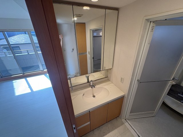 洗面設備　使いやすい洗面所です