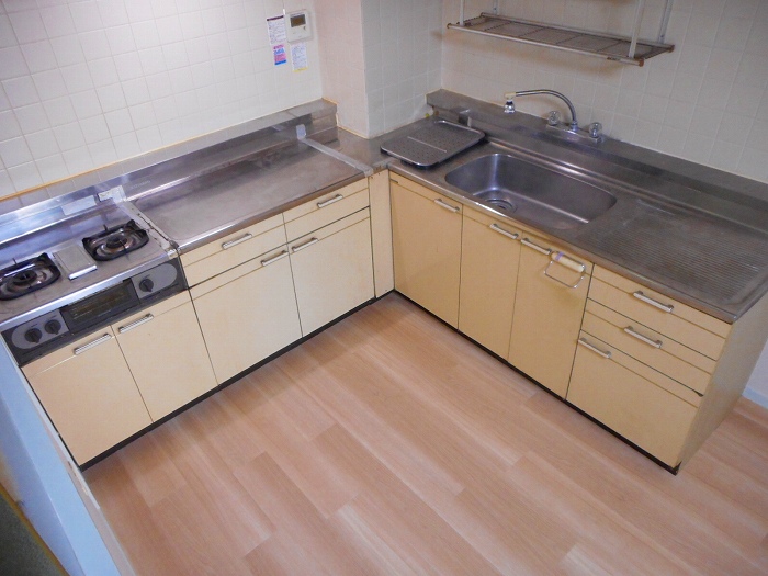 キッチン　同物件別部屋参考写真です