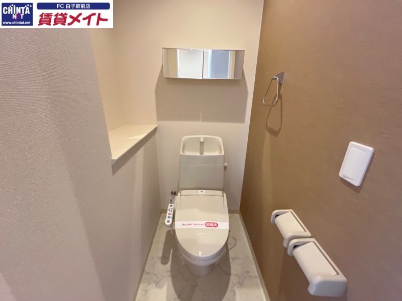 トイレ　同型参考写真
