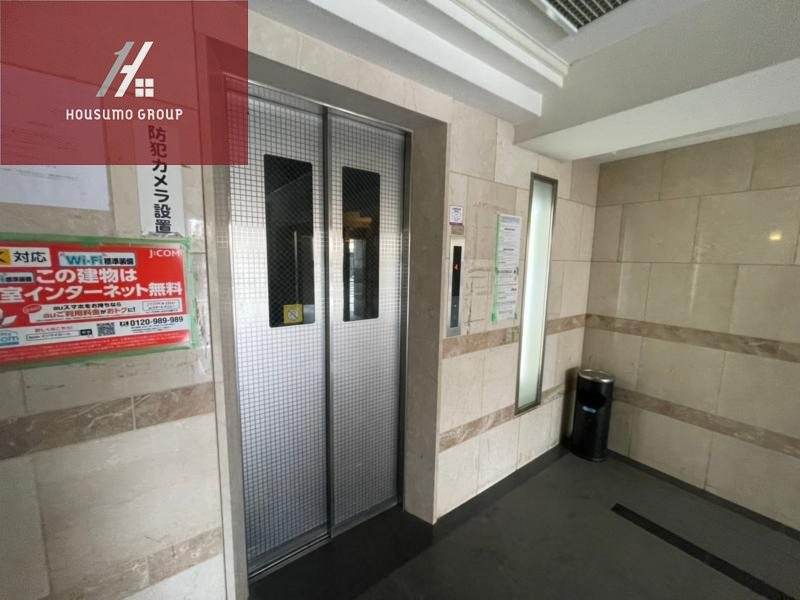 エントランス　建物の内部です
