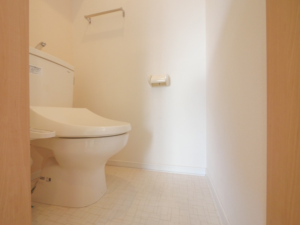 トイレ　清潔感のあるウォシュレット付きのトイレです♪