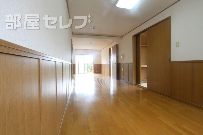 居室・リビング　１０７号室の写真です。
