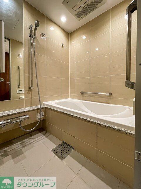 バス・シャワールーム　※写真は同タイプ住戸です。