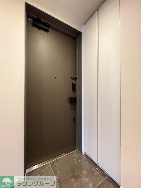 玄関　※写真は同タイプ住戸です。