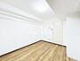 居室・リビング　洋室のお部屋です。（同仕様です）