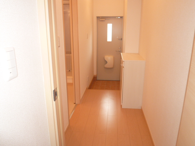 玄関　別の部屋の写真です