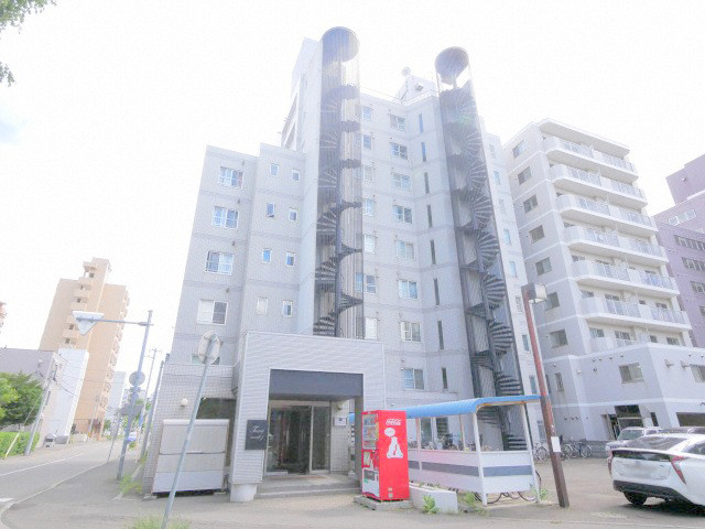 北海道札幌市中央区北七条西１２（マンション）の賃貸物件の外観
