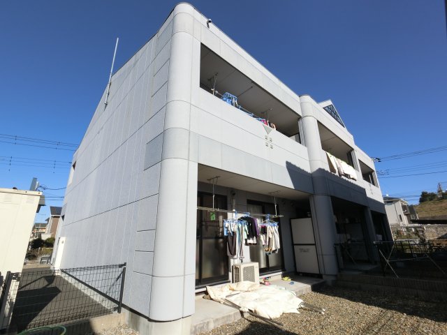 成田市久住中央のマンションの建物外観