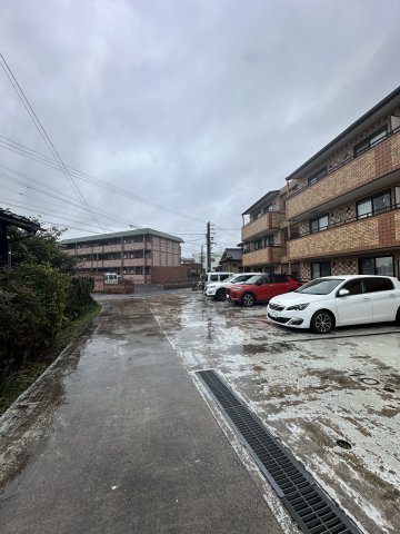 【和泉乃郷参番館の駐車場】