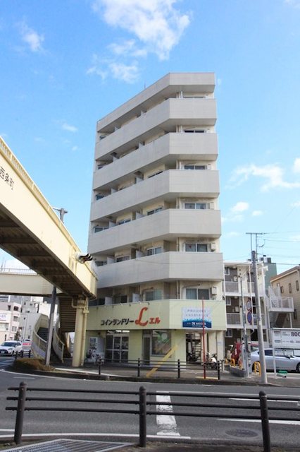 沼津市添地町のマンションの建物外観