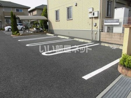 【深谷市武川のアパートの駐車場】