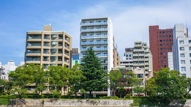 広島市中区大手町のマンションの建物外観